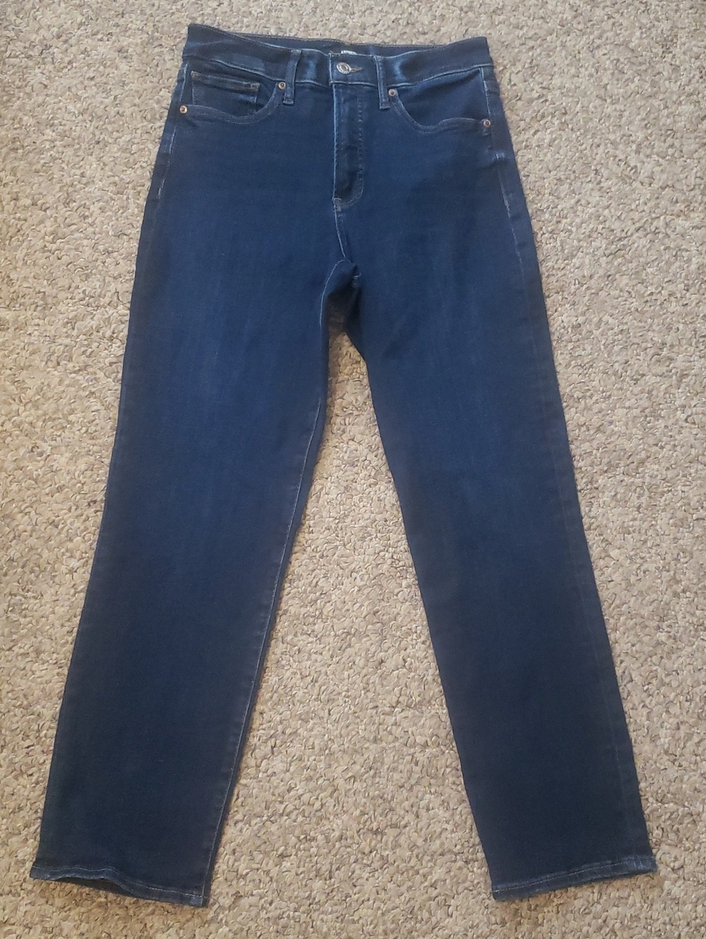 Express Straight Ankle High Rise Jeans, Size 6R. Color Blue.
